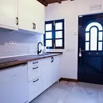 Apartment Beautiful House At The Seaside